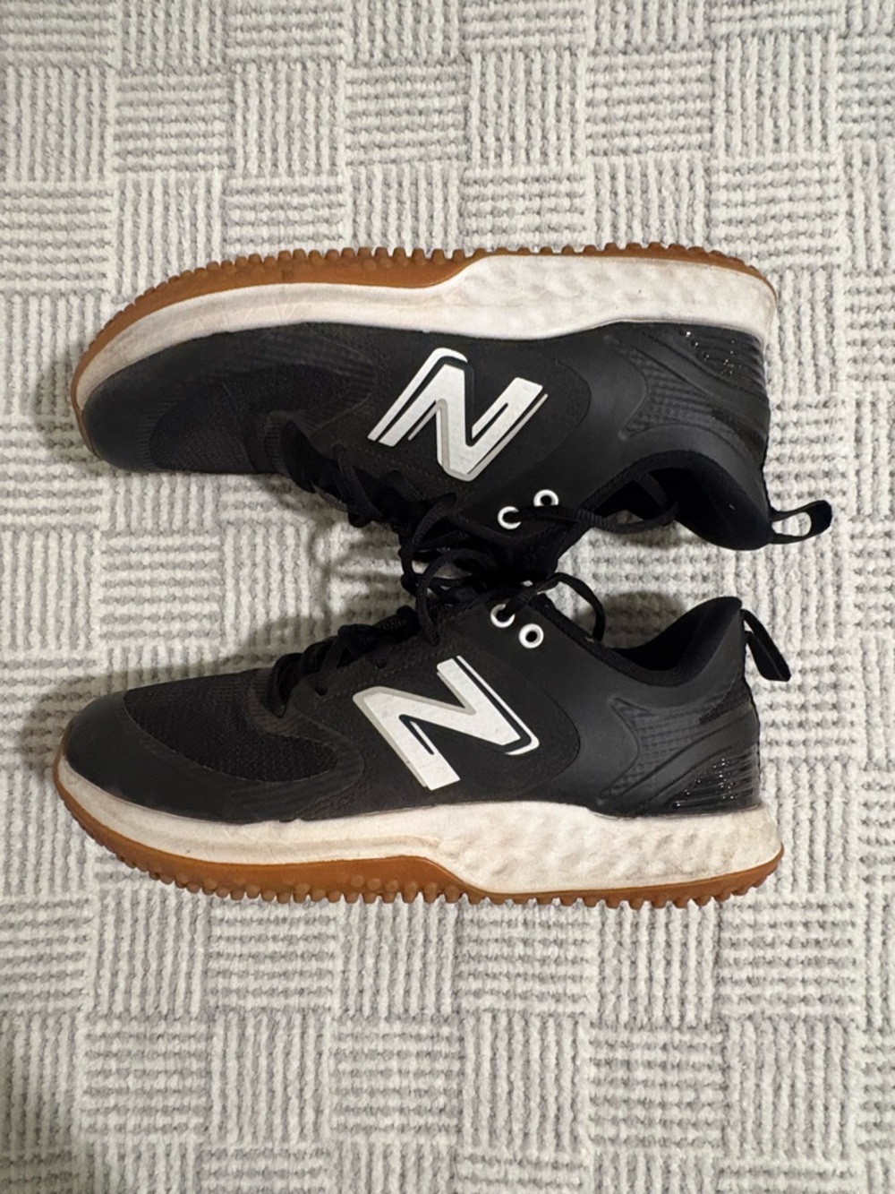 ⚾️ New Balance Men’s Black & White Baseball Turf - Picture 5 of 5